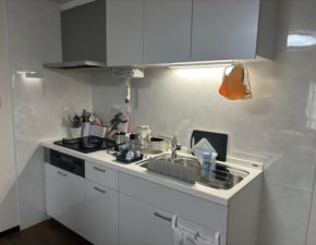 掃除しやすさと収納力を両立した、シエラのキッチンリフォーム