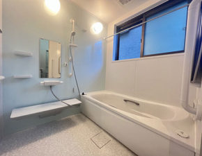 自動洗浄で浴室のお掃除ラクラク！TOTO サザナ Nタイプ / パナソニック シーライン 設置写真
