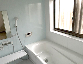 ガラリと変貌したバスルームに！　浴室リフォーム　TOTO　サザナ 設置写真