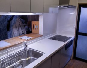 スライド収納へのリフォームで使いやすさアップ！ 設置写真
