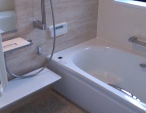 断熱パックで冬の浴室の寒さを軽減！ 設置写真